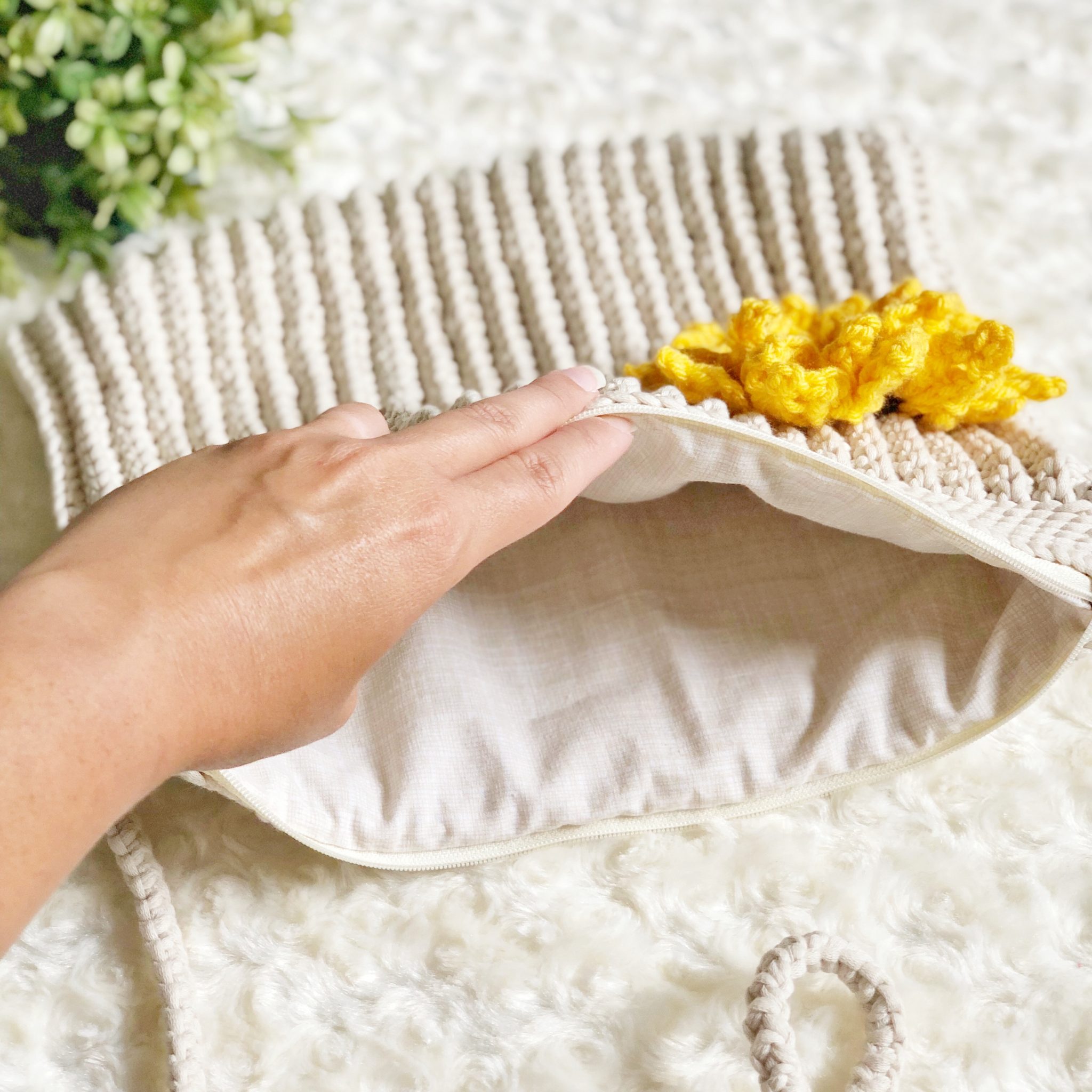 How To Add Lining To A Crochet Bag ~ Fabulous Flamingo Bag Part 2